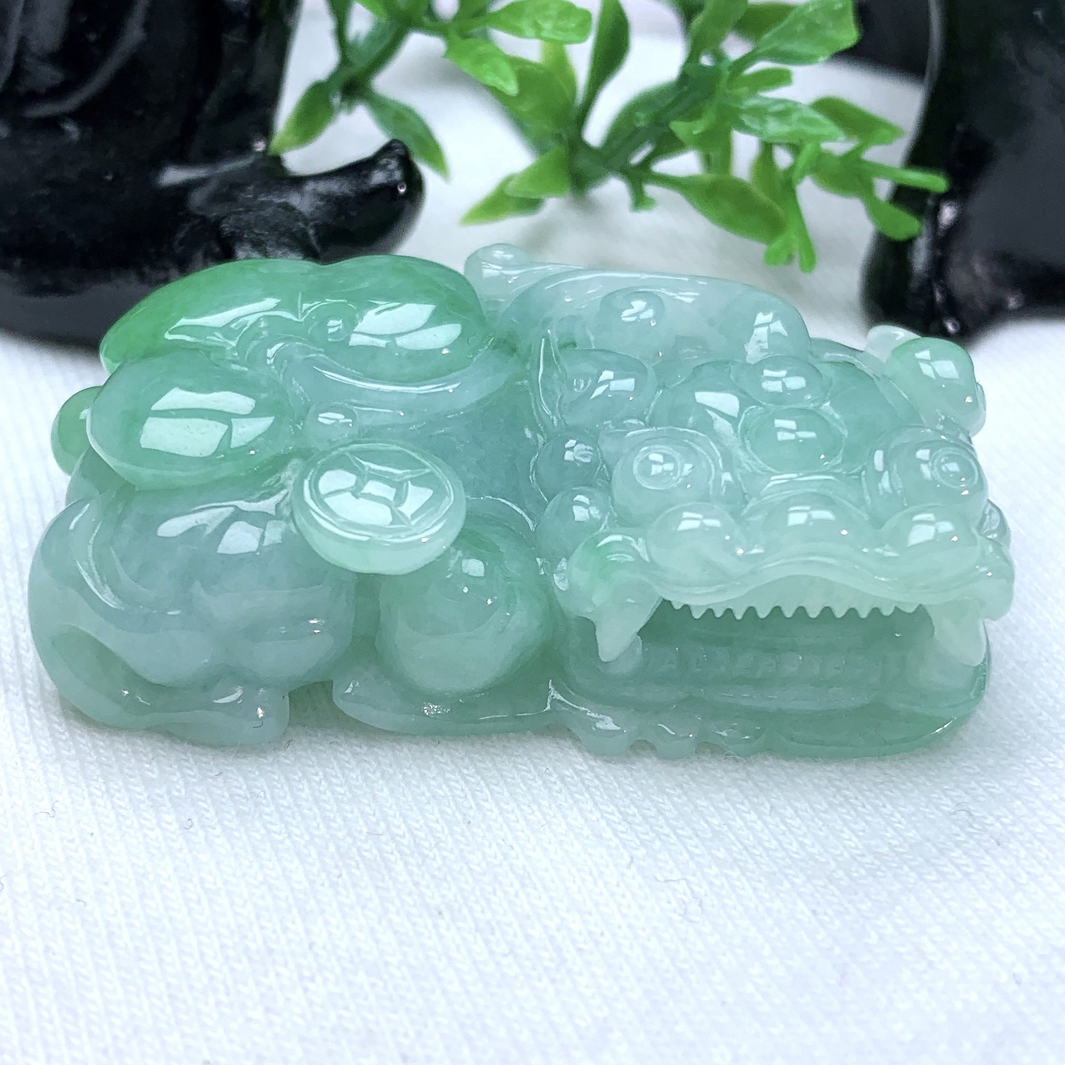 天然缅甸翡翠A货满绿金钱霸王貔貅吊坠挂件46−25.8−13.5mm