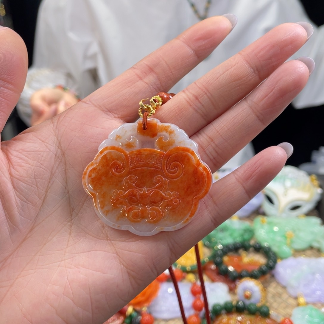 翡翠颈饰未镶嵌代编织