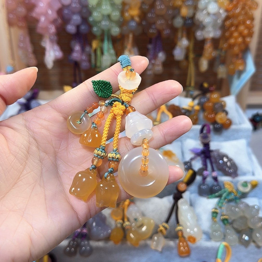 玛瑙/玉髓钥匙挂件未镶嵌