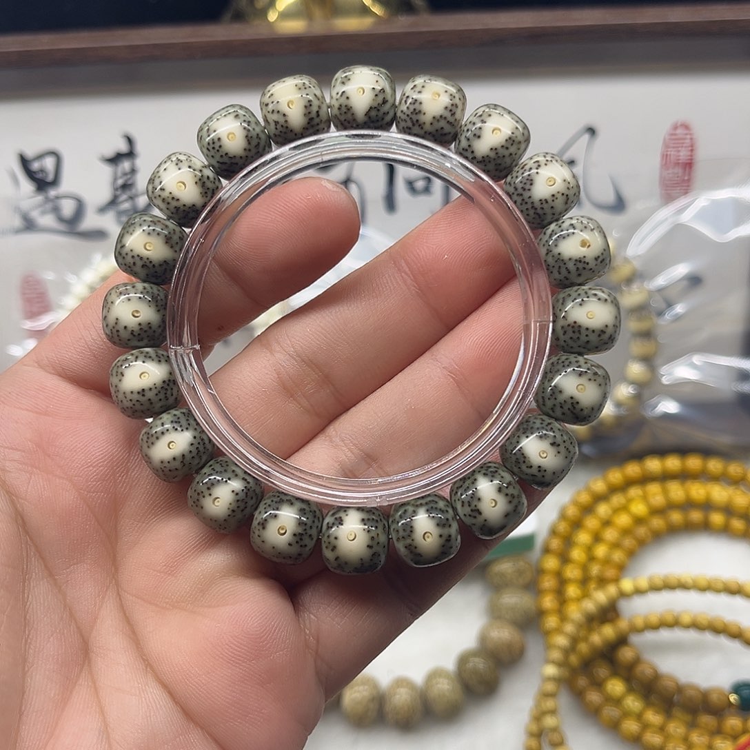 星月菩提手串卡12绿包白丹凤眼双留白