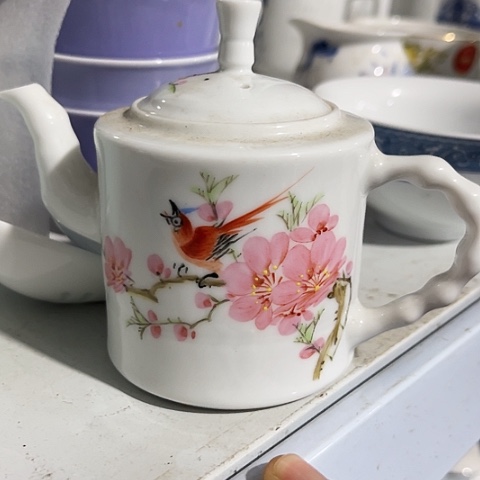 碗手绘茶壶一个陶瓷陶瓷