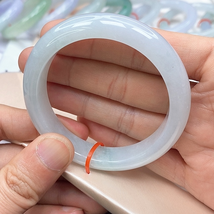 翡翠手镯未镶嵌58圈