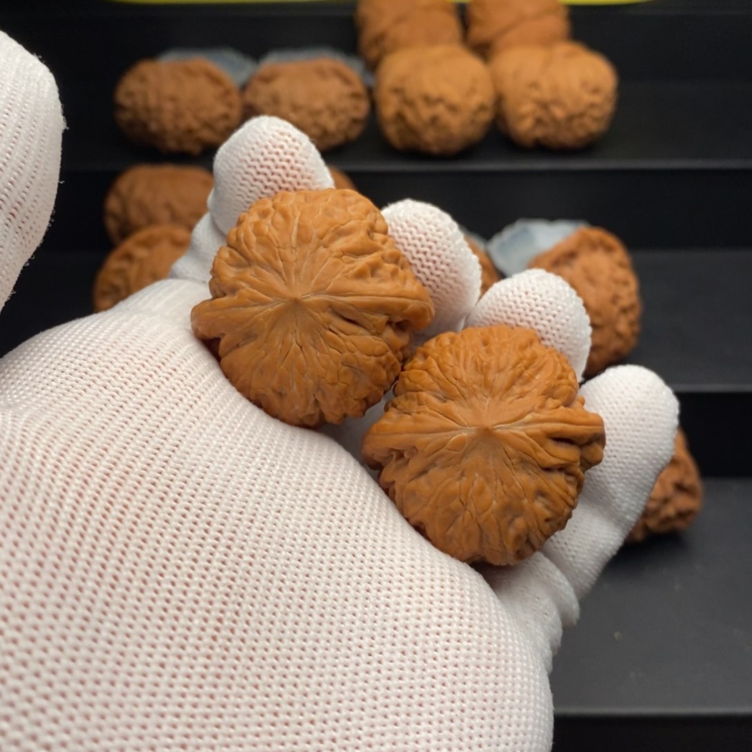 吊坠文玩核桃M****.37铁锤