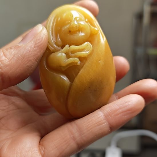 颈饰未镶嵌石英质玉蓝*