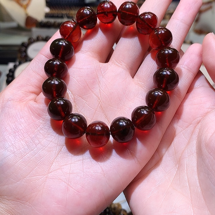 琥珀裸石未镶嵌红**头抚顺琥珀