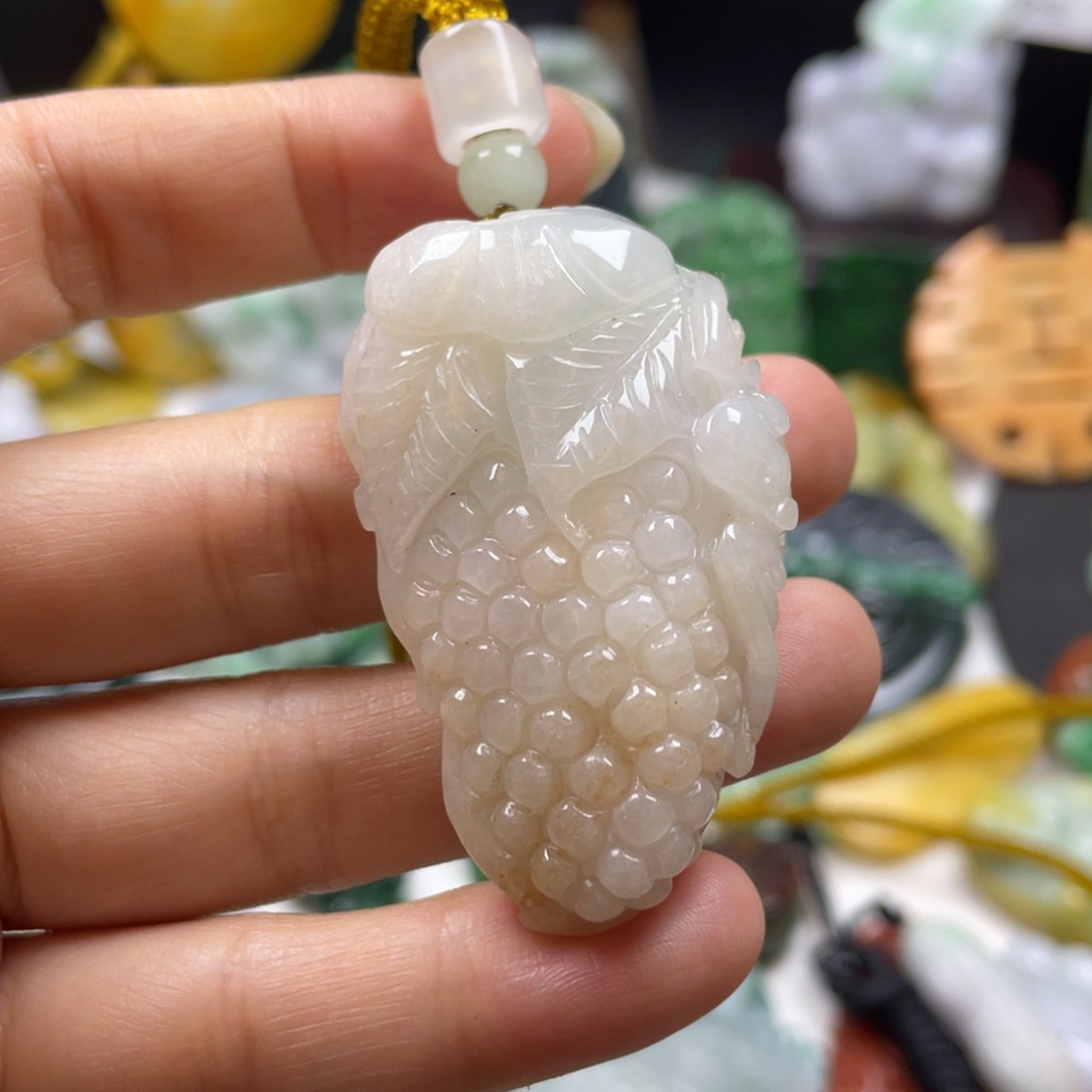 翡翠颈饰18K金镶嵌牌子