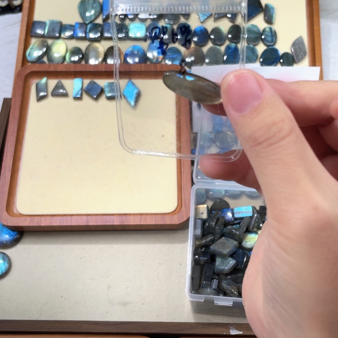 嘤***嘤长石裸石小椭圆拉长石