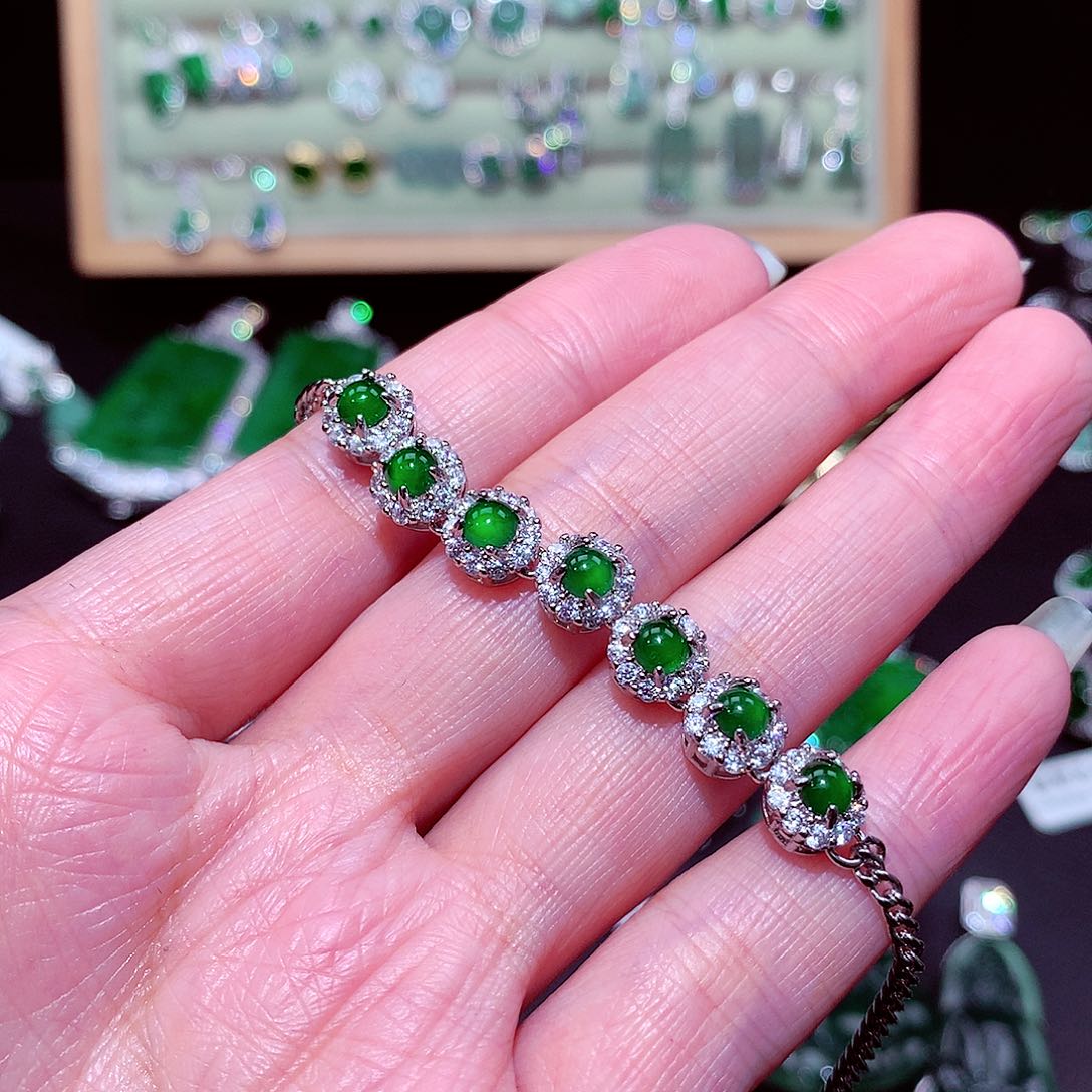 【闪购商品】翡翠吊坠(不含链)未镶嵌