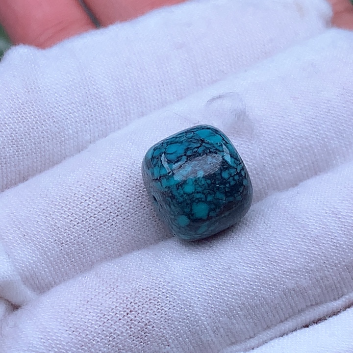 绿松石颈饰未镶嵌