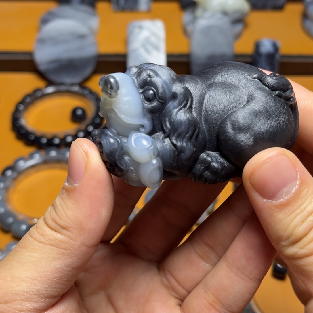 金***虎和田玉未镶嵌把件