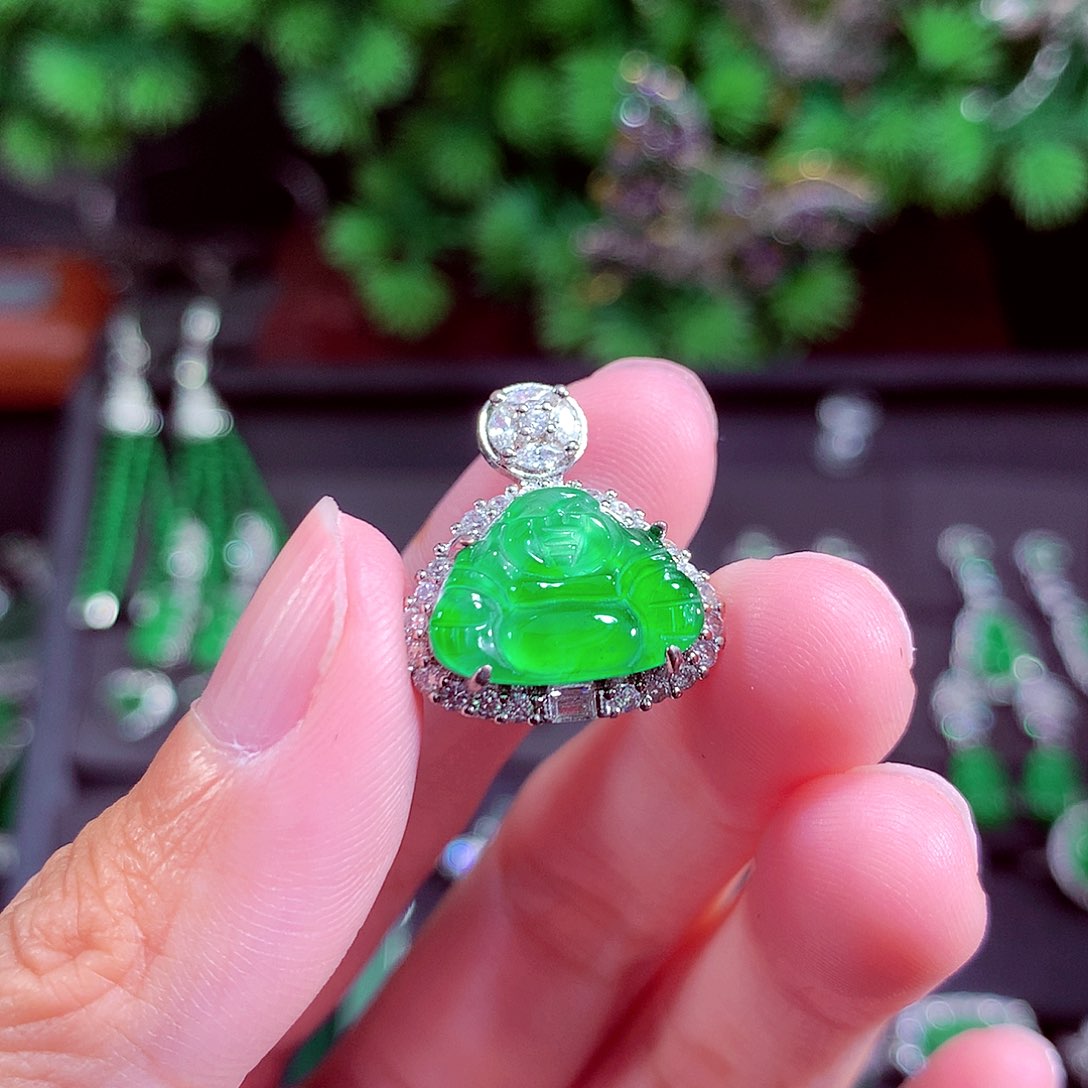 颈饰未镶嵌翡翠天然