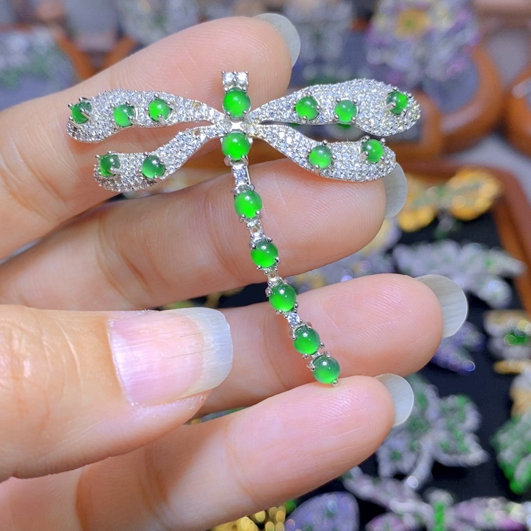 翡翠颈饰银S925镶嵌天然翡翠