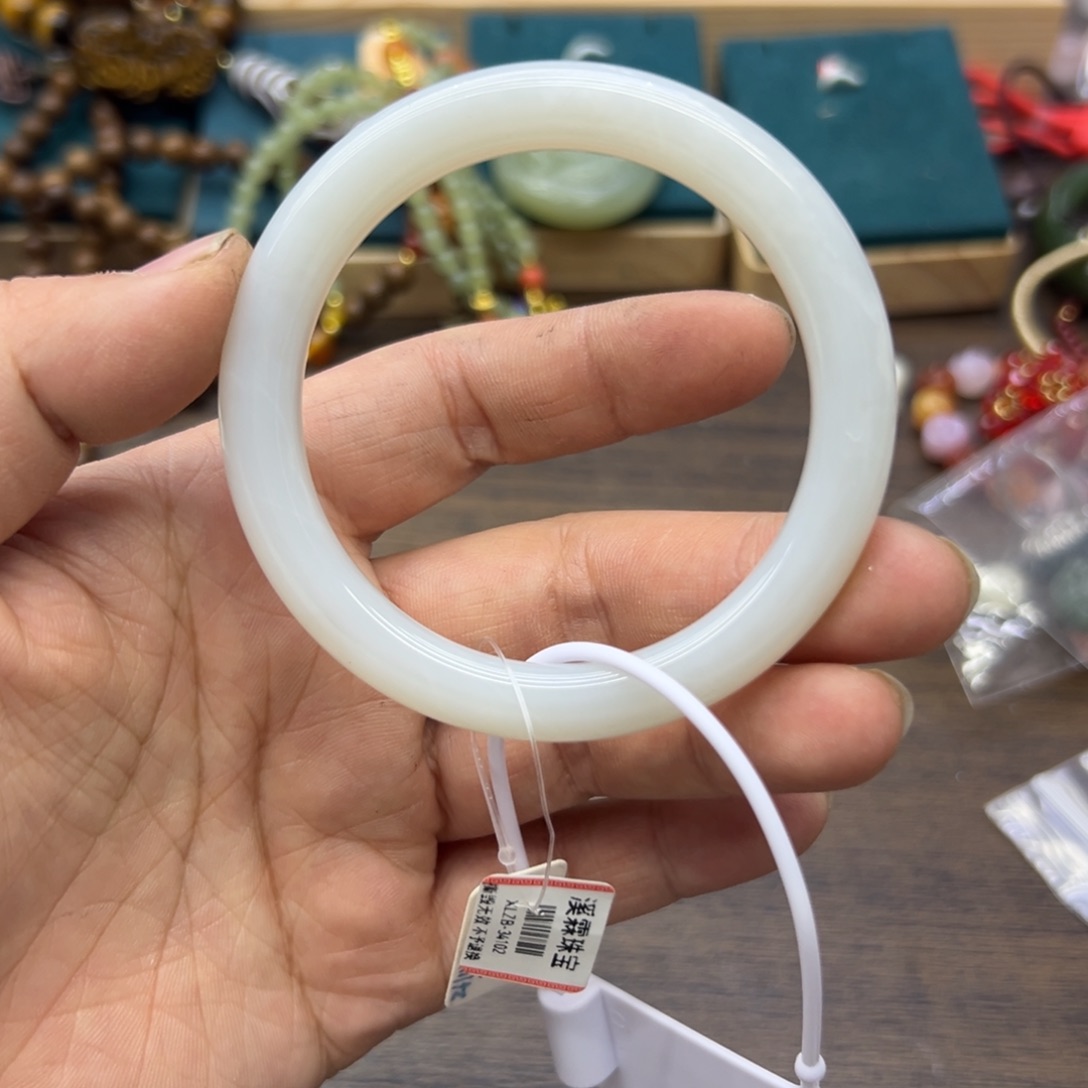 和田玉未镶嵌手镯54.2圈围021微瑕