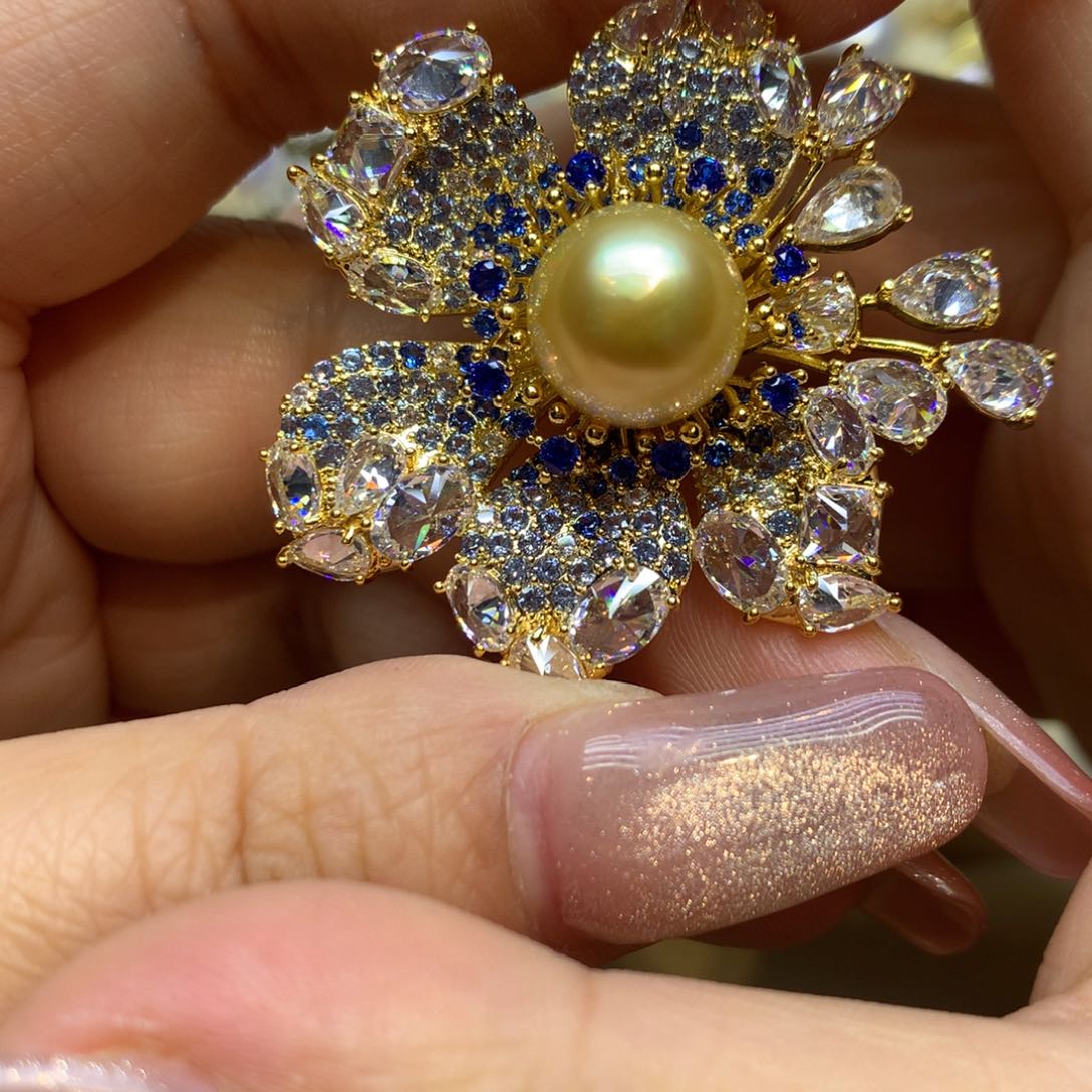 未镶嵌胸饰海水珍珠