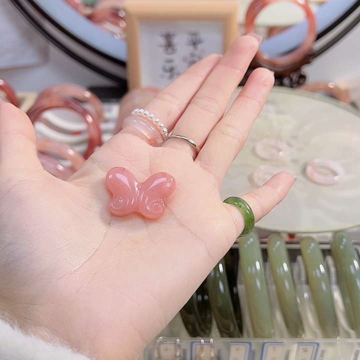 石英质玉手镯未镶嵌