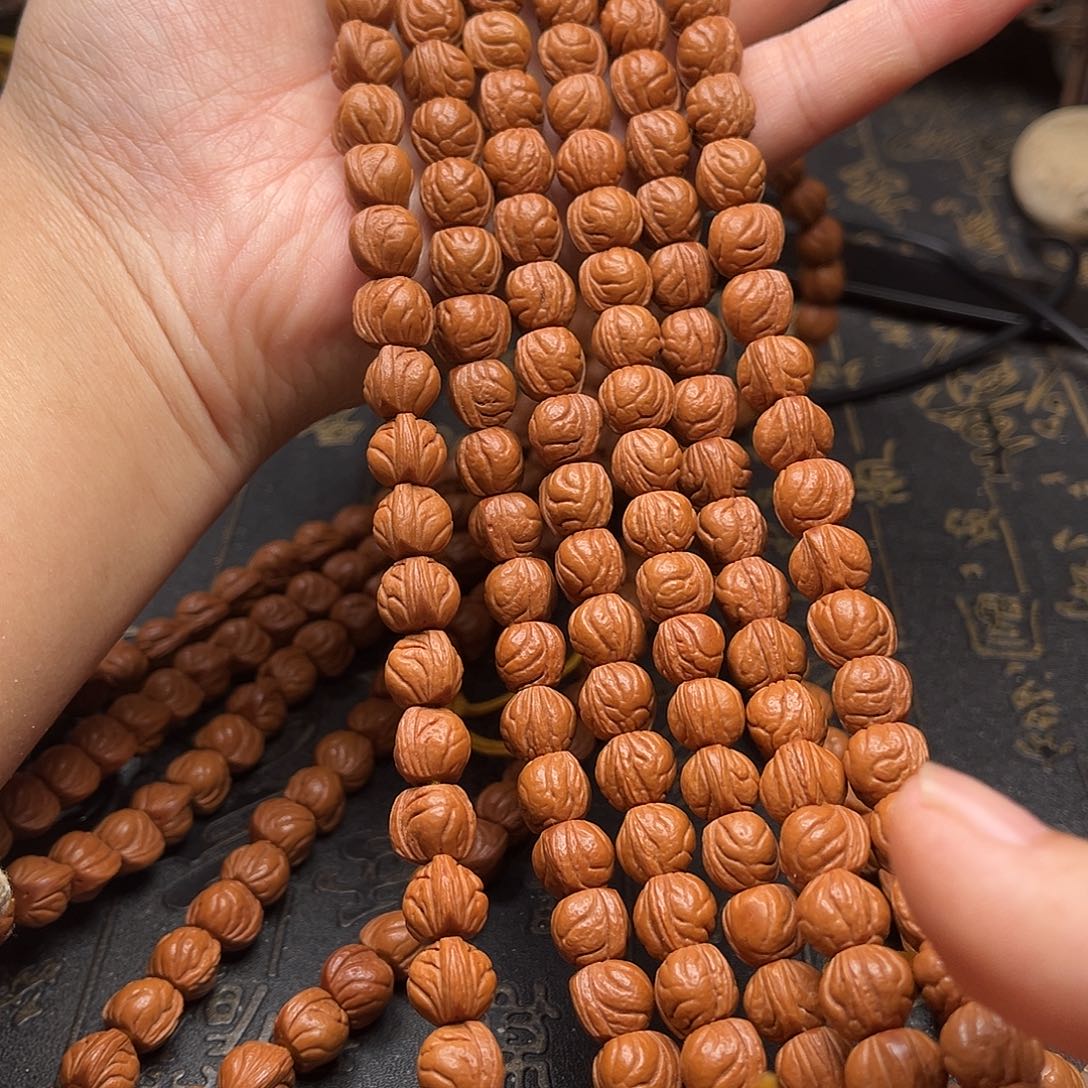 吊坠桃核玉龙薄挂