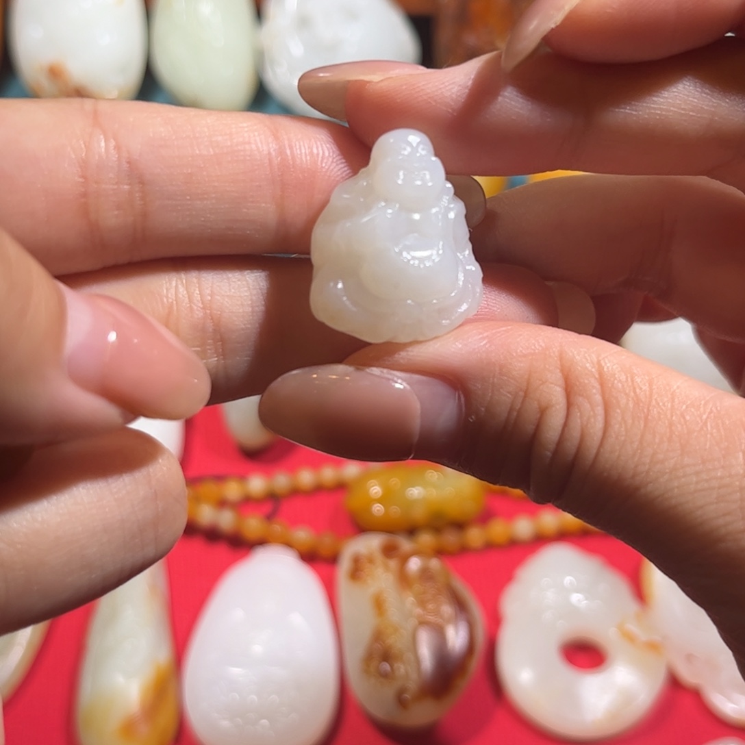 颈饰未镶嵌和田玉