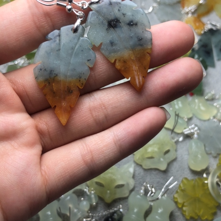 蛇纹石玉耳饰未镶嵌