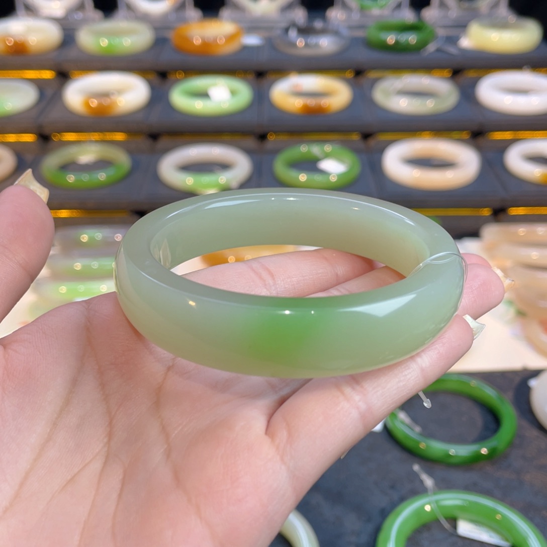 和田玉手镯未镶嵌师*杰