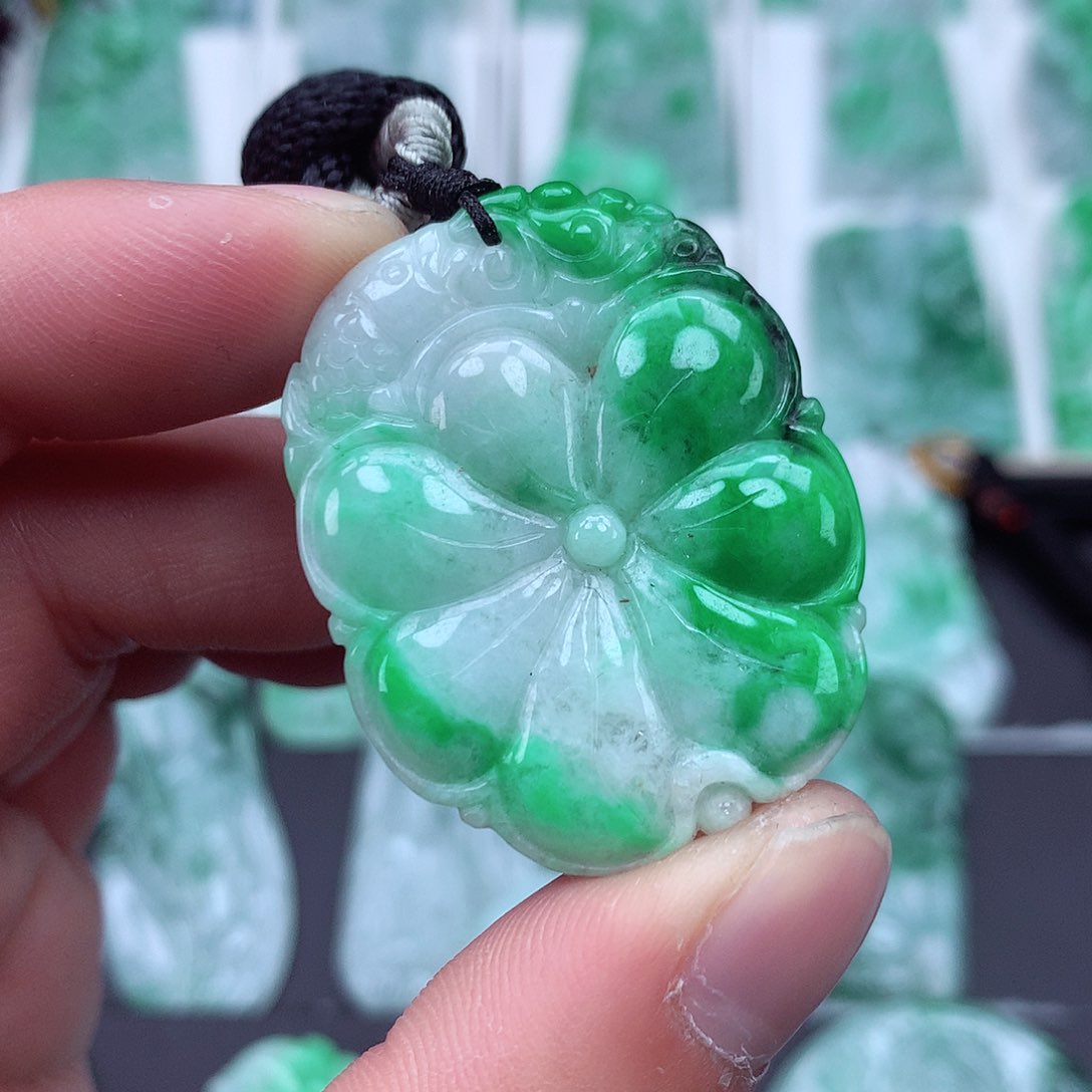 翡翠颈饰未镶嵌翡翠吊坠
