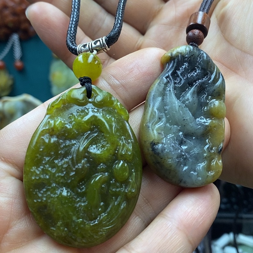 【闪购商品】蛇纹石玉吊坠未镶嵌