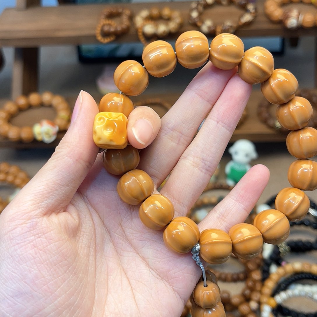 猴头核桃手串温*゜搭配奶酪