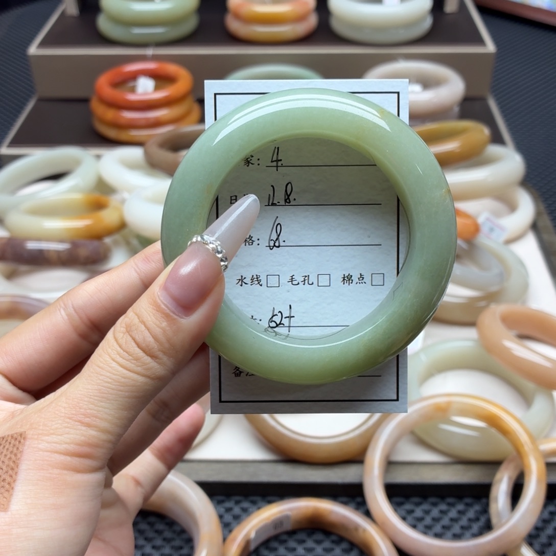 石英质玉未镶嵌手镯