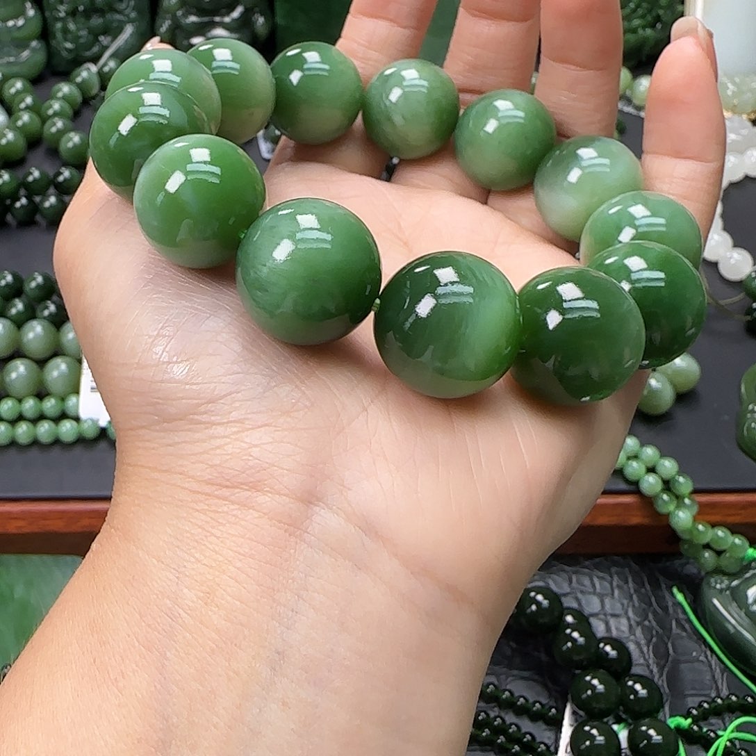 小***…和田玉未镶嵌珠宝奇石