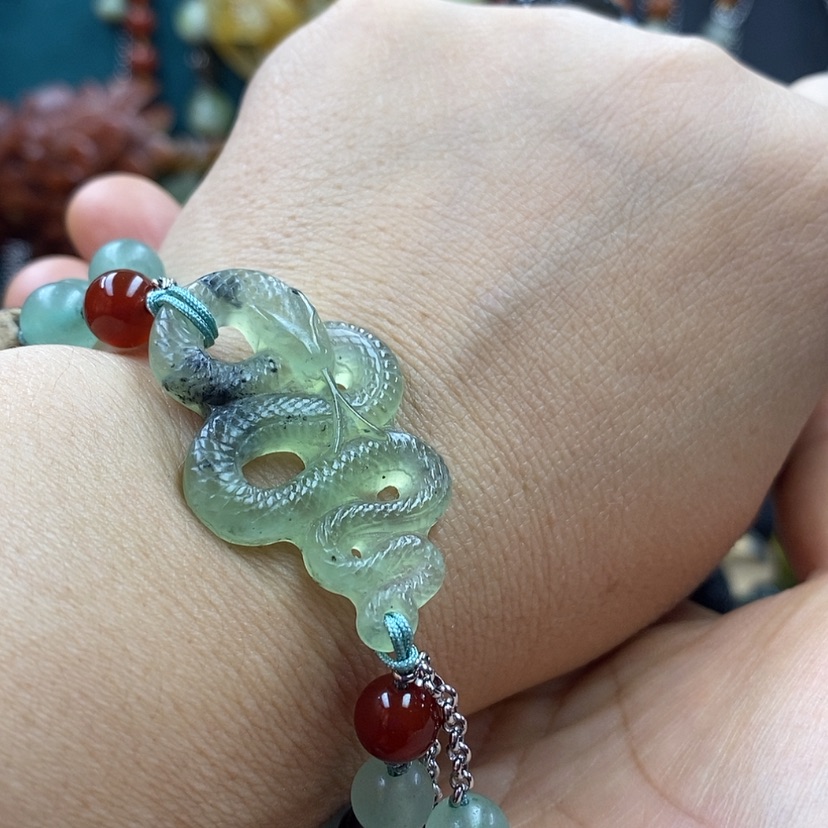 【闪购商品】蛇纹石玉手牌未镶嵌