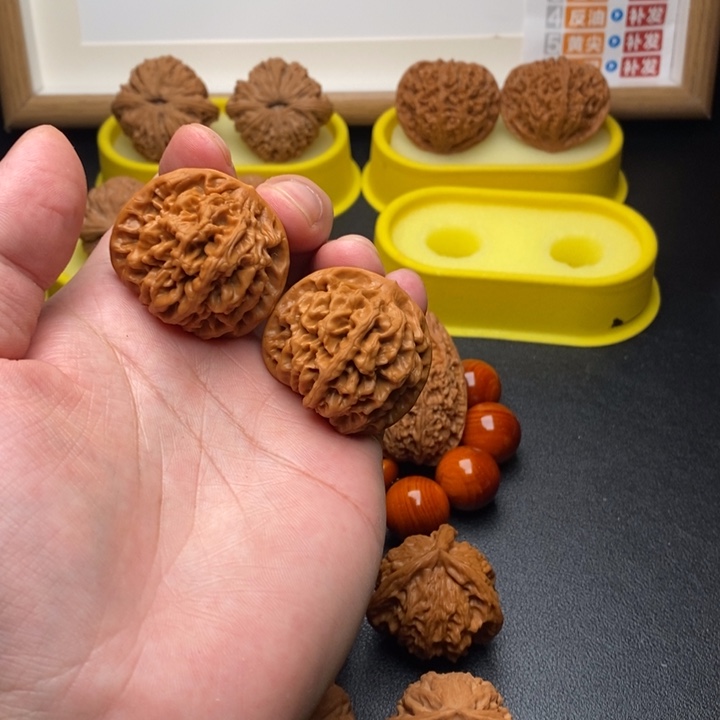重***启文玩核桃把件秦闷318