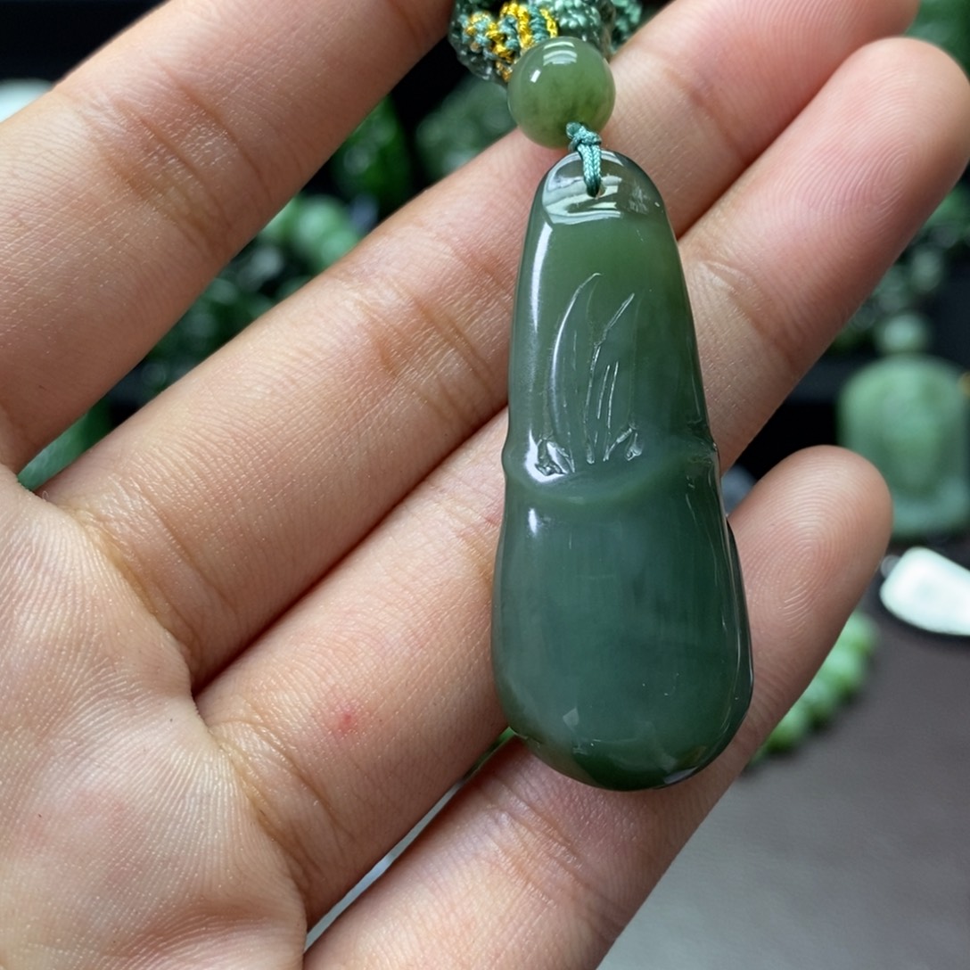 和田玉未镶嵌吊坠(不含链)