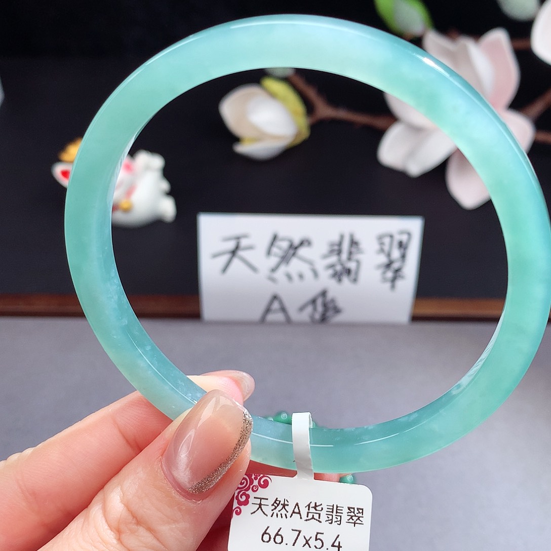 翡翠手镯（圆镯）未镶嵌