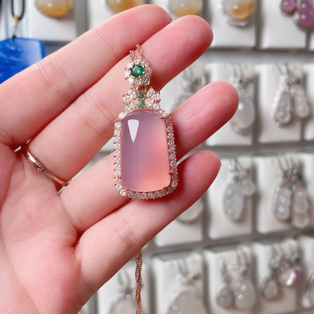 玛瑙/玉髓颈饰未镶嵌