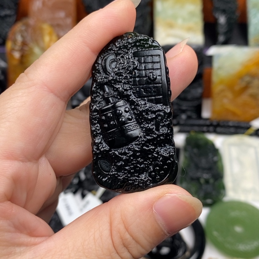 【闪购商品】蛇纹石玉未镶嵌挂坠