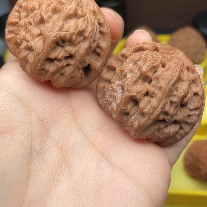 球白41全品红皮。   