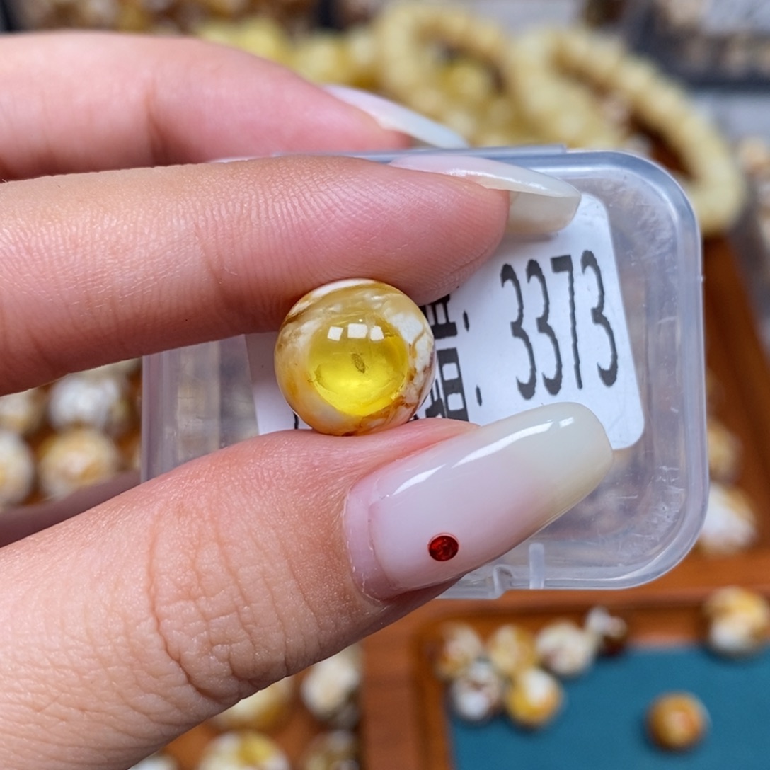 蜜蜡未镶嵌珠宝奇石3373