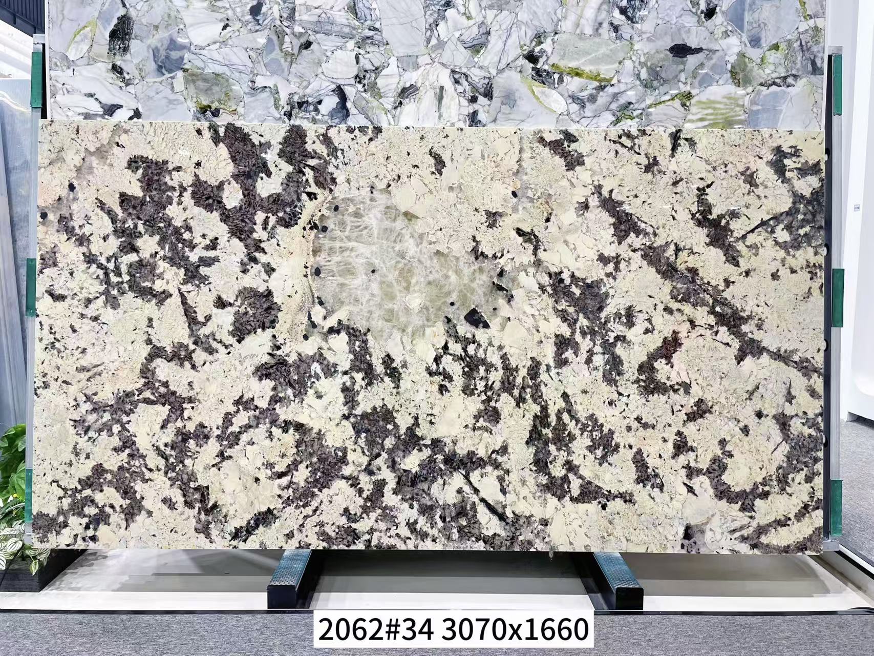 粉丝福利款！三点8k一整片巴西天然透光奢石背景墙金孔雀