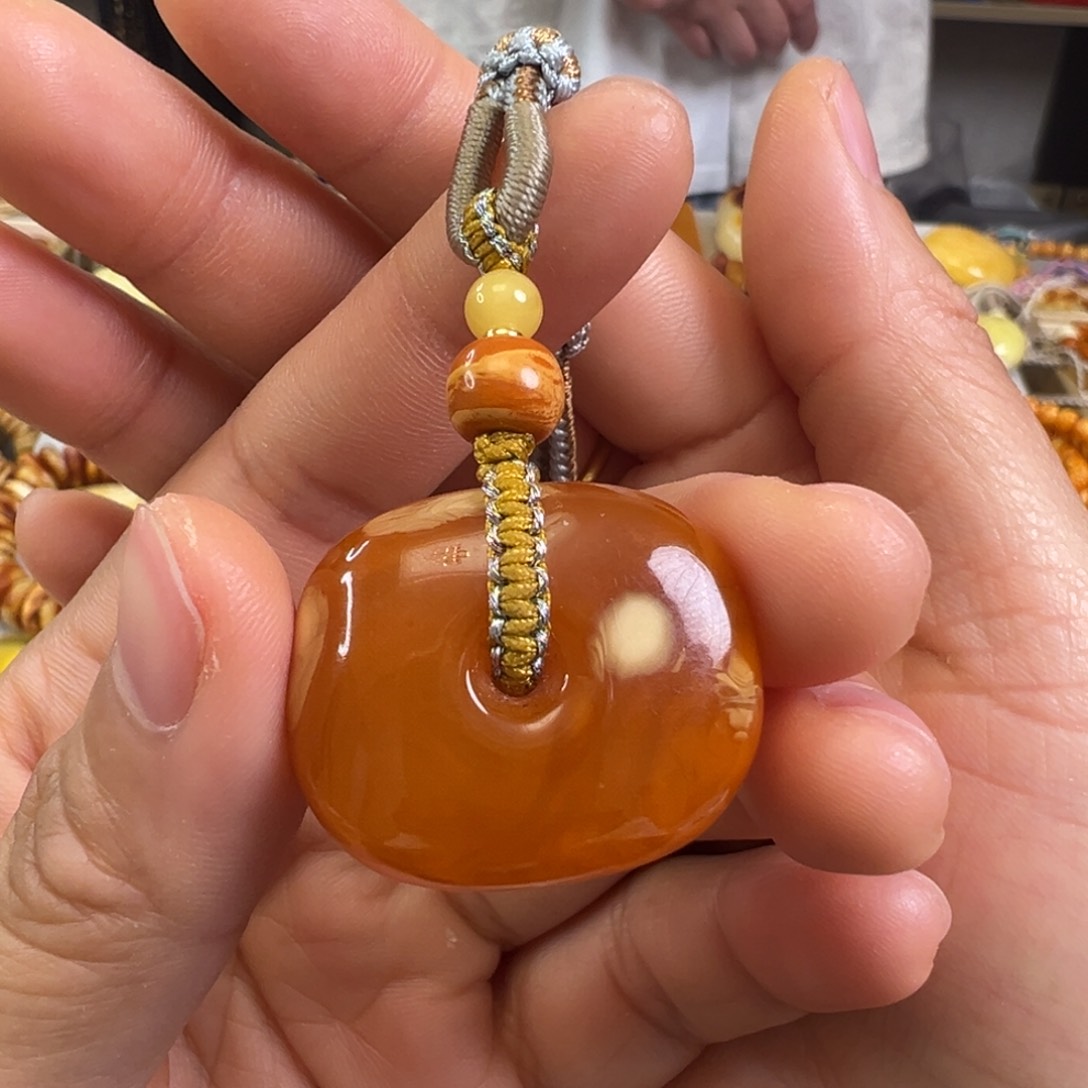 蜜蜡裸石未镶嵌蜜蜡