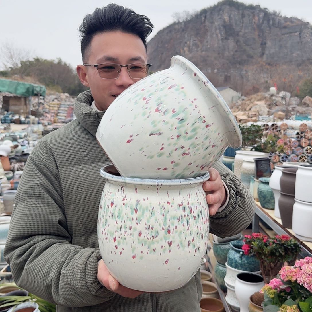 紫砂花盆口20高20（两个胖子白彩色新款