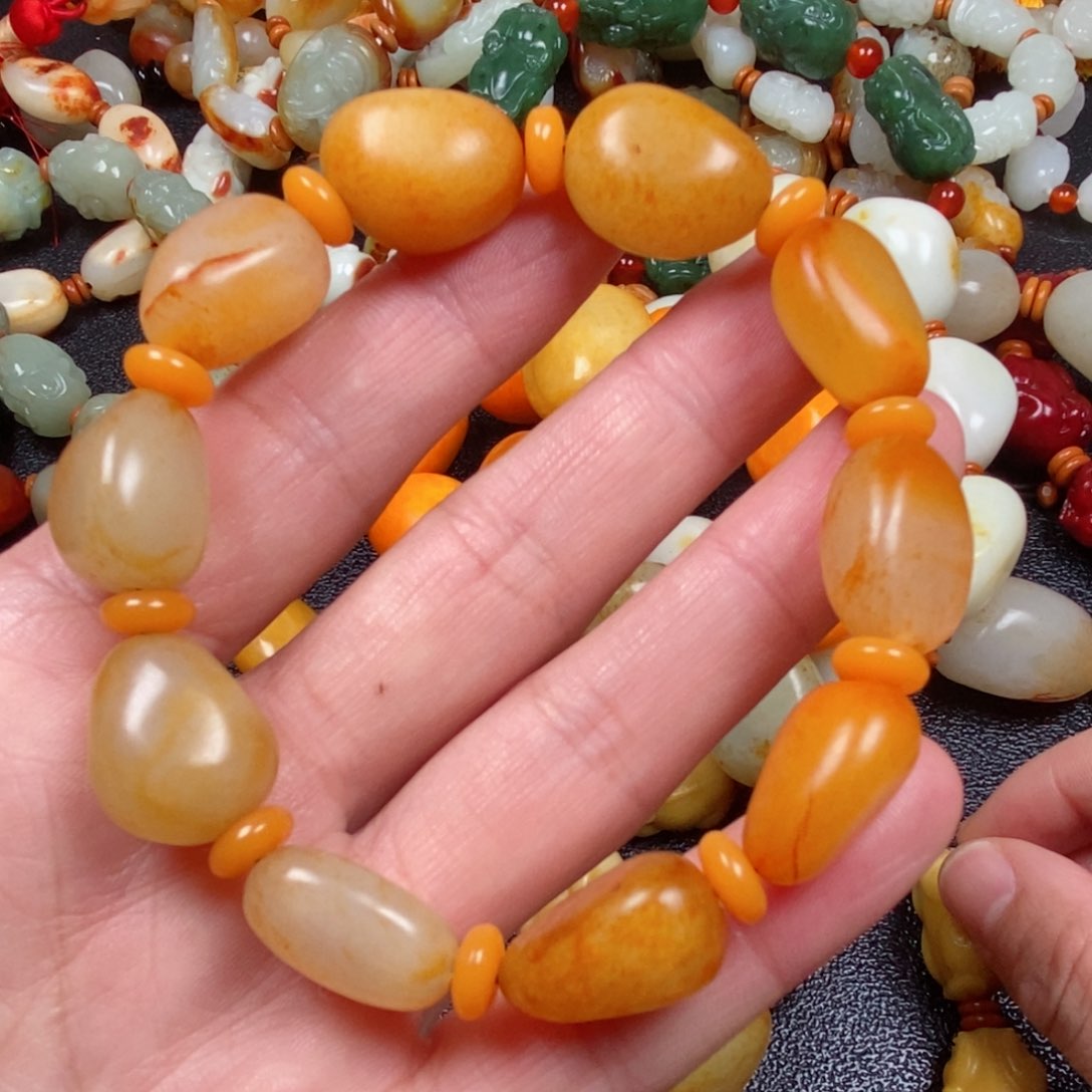 和田玉颈饰未镶嵌