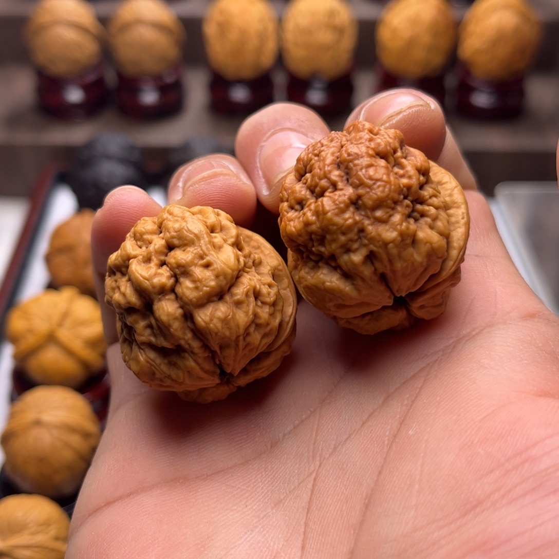 文玩核桃吊坠血舍利3¥