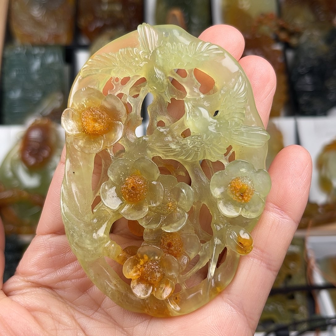 蛇纹石玉未镶嵌颈饰