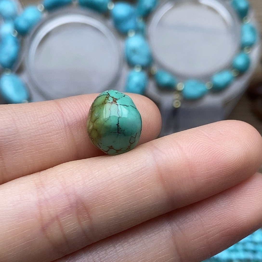 绿松石未镶嵌瓷釉级俏色随行