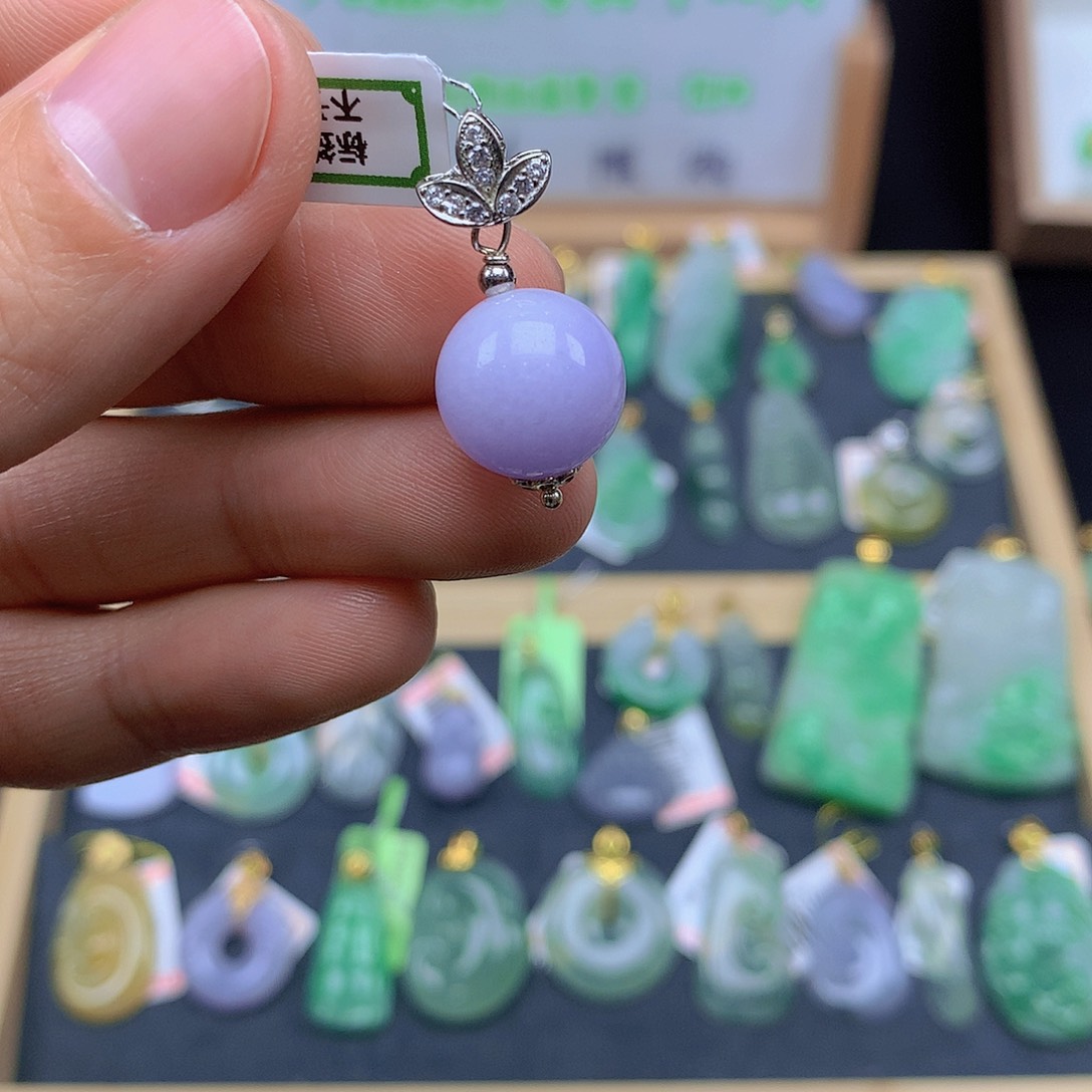 翡翠颈饰未镶嵌翡翠