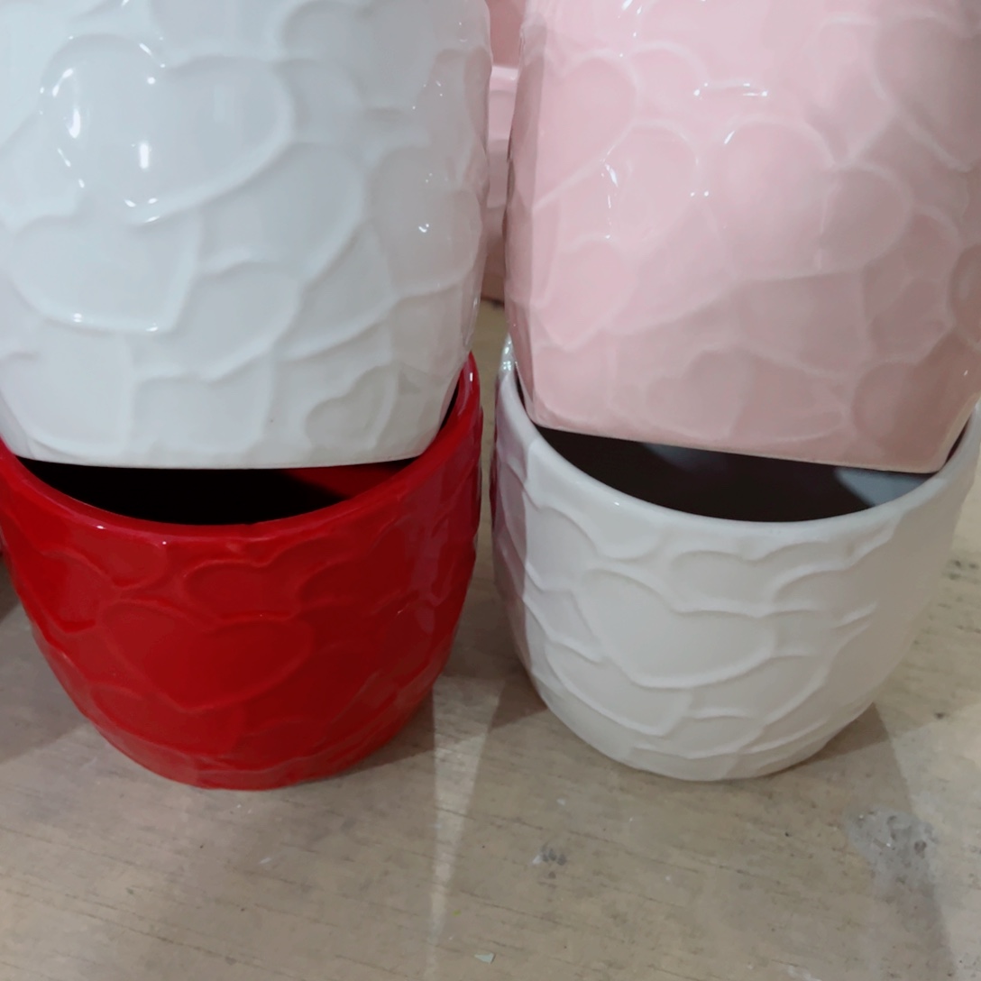 有孔，陶瓷花盆满10米包邮发货。