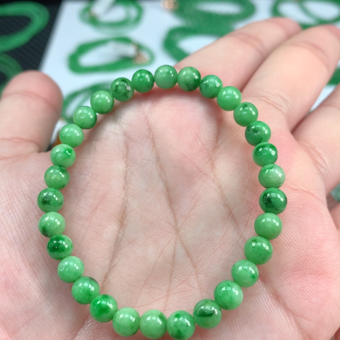 翡翠手链未镶嵌翡翠