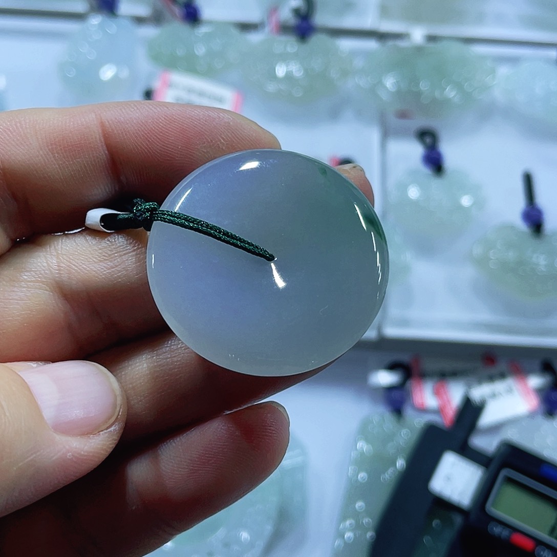 未镶嵌定制翡翠翡翠吊坠