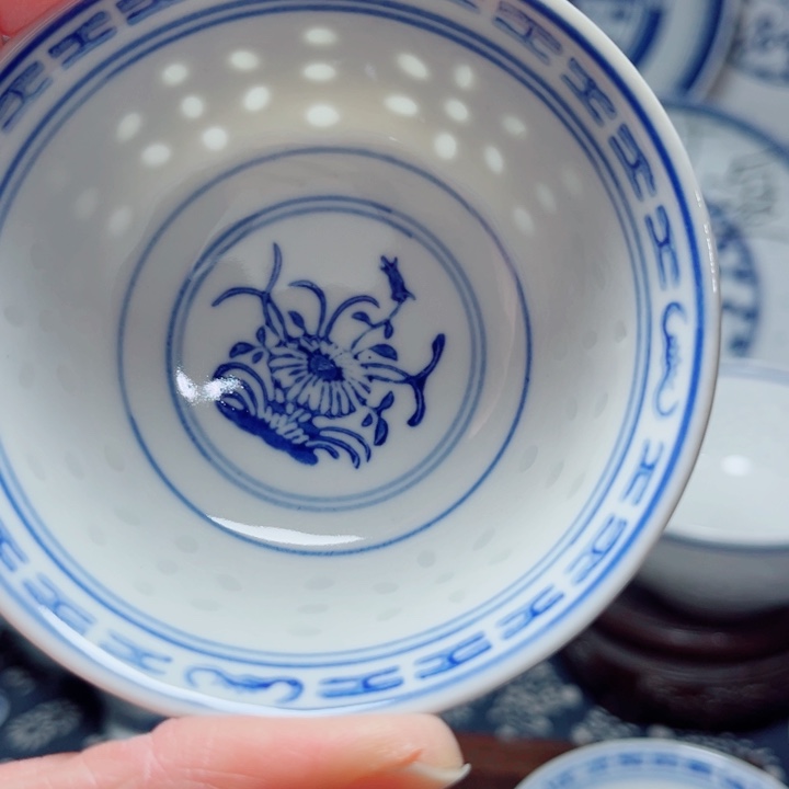 青花玲珑兰花小茶碗玩玉底款