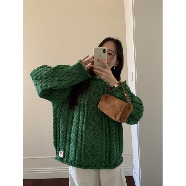 复古风别致扭花卷边圆领长袖毛衣女秋冬宽松显瘦休闲上衣