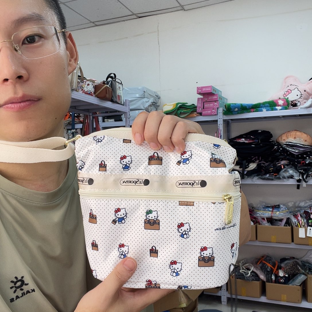 PU化妆包等产品和产品